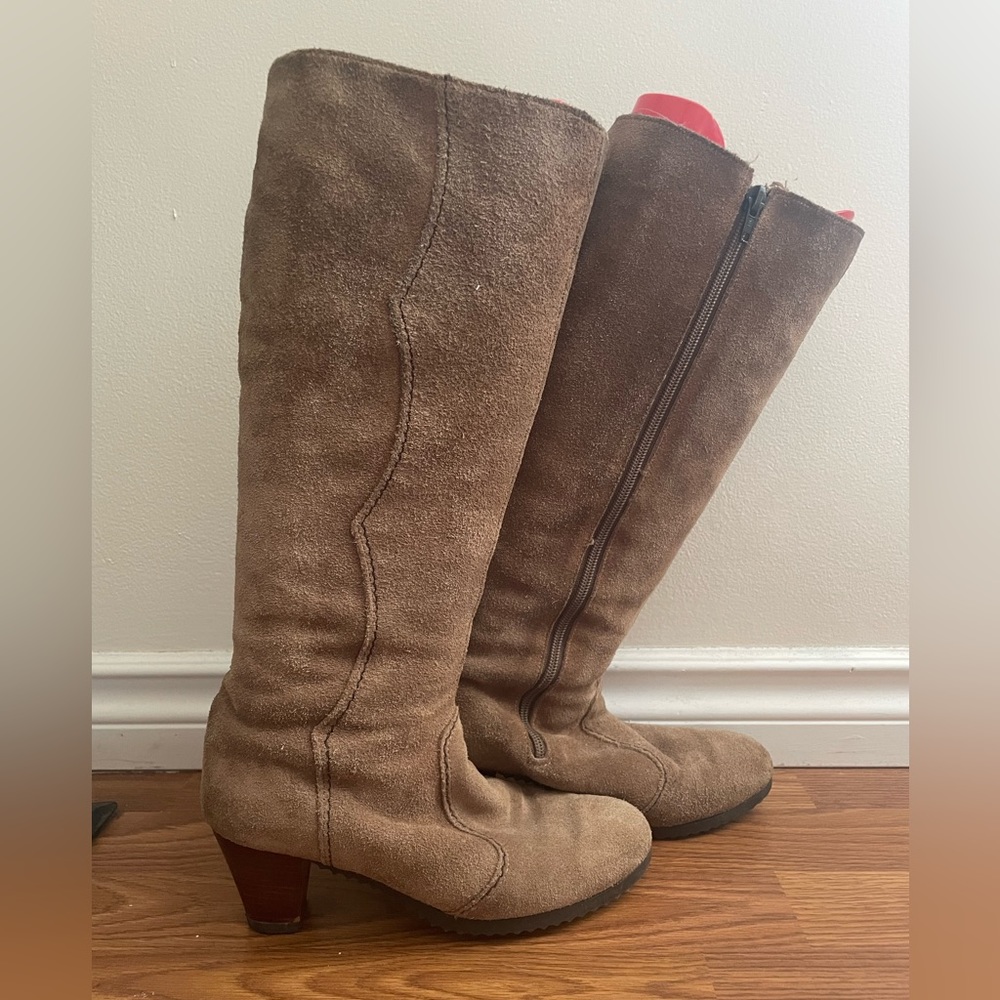 Vintage suede lined boots